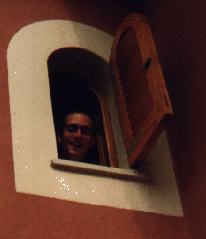 hijo in ventana.gif (44334 Byte)